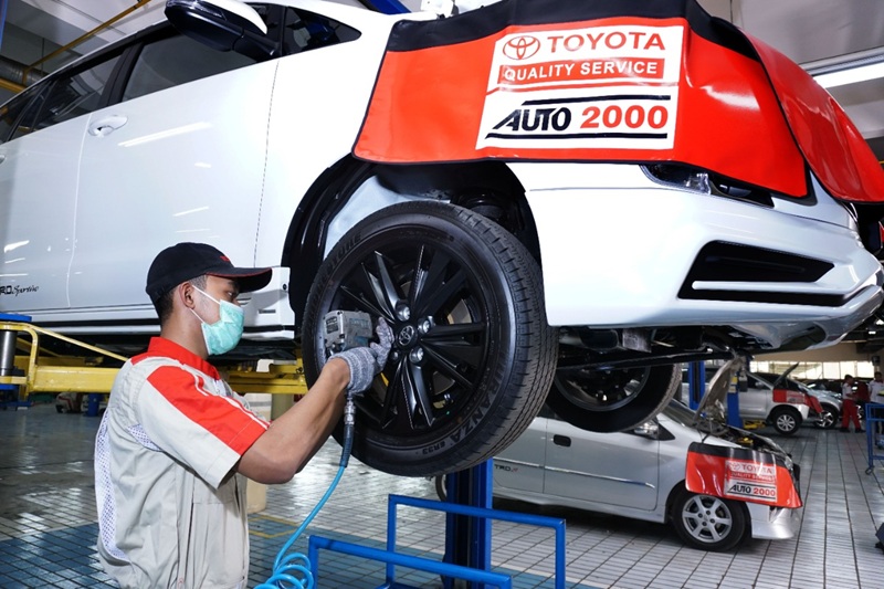 Ban mobil pecah