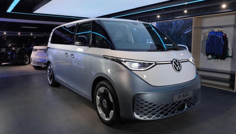 ID. Buzz BOZZ White Signature