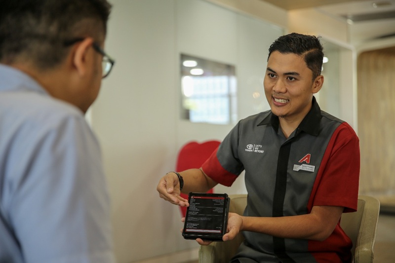 Penjelasan dari sales advisor Auto2000