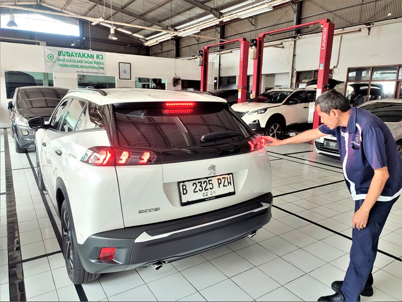 Inspeksi kendaraan sebelum mudik ala Astra Peugeot