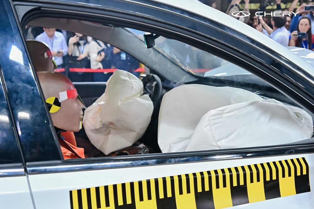 Dalam uji tabrak membuktikan sistem keselamatan berfungsi baik