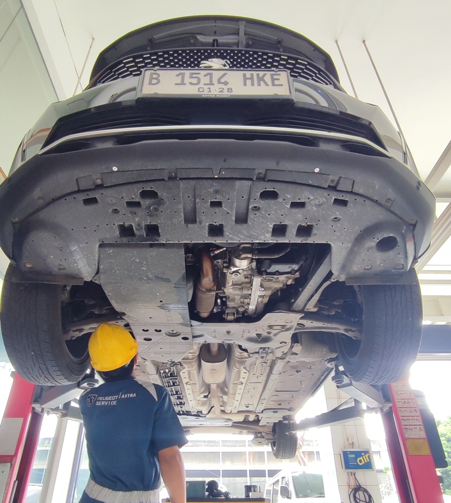 Pemeriksaan mobil di Peugeot