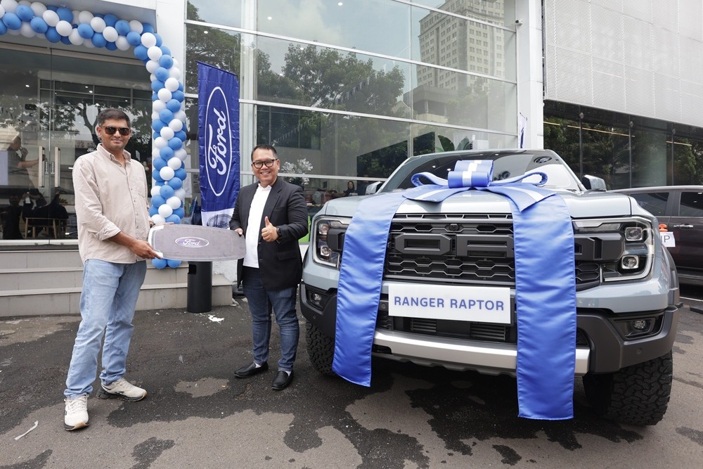 Seremoni serah terima unit Ford