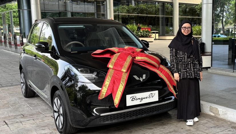 Vrita P, pemenang Gebyar Traveloka yang meraih hadiah Wuling New BinguoEV