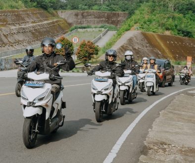 Yadea OSTA dan Velax menuntaskan tantangan antarkota Bandung ke Bogor