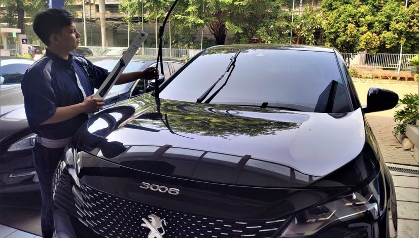 Komponen mobil yang wajib di cek saat musim kemarau adalah Wiper