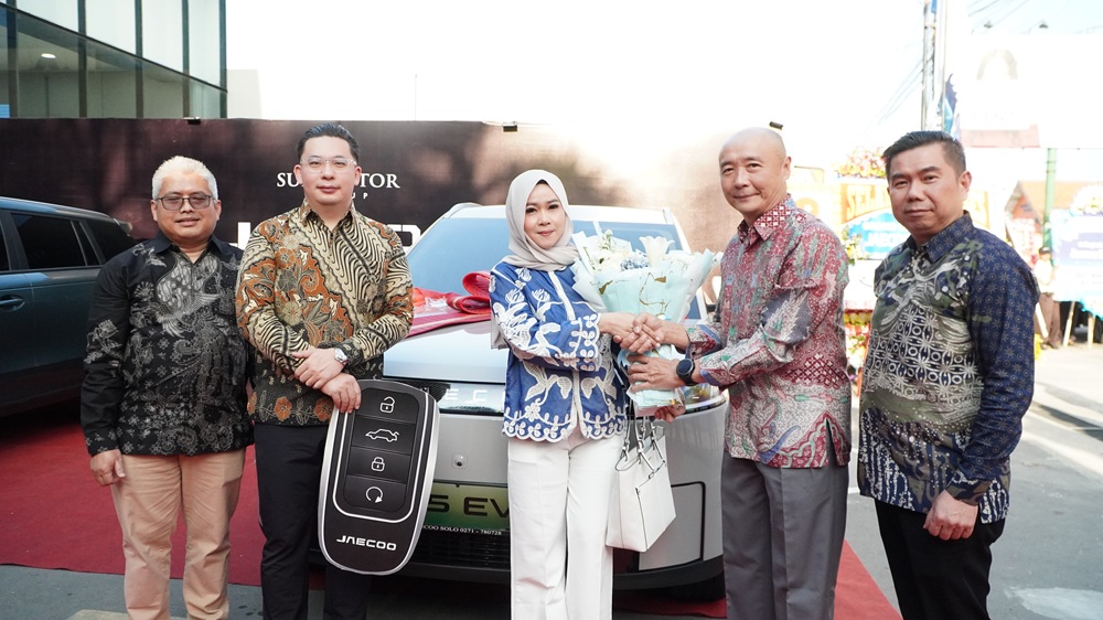Prosesi serah terima unit Jaecoo
