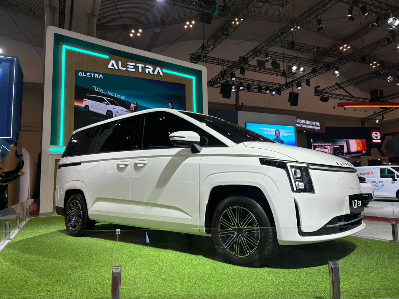 launching aletra l7 giias 2026 indonesia