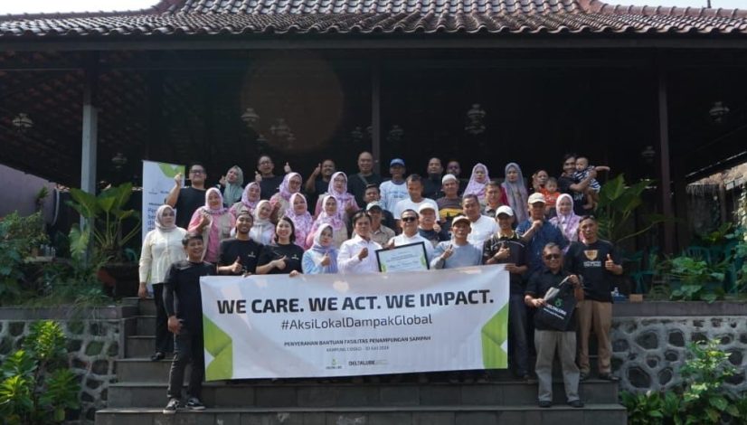 CSR Deltalube, beri bantuan berupa fasilitas penampungan sampah.