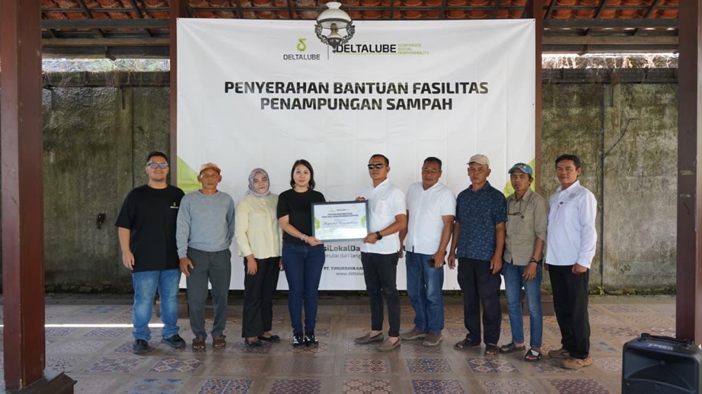 CSR Deltalube, penyerahan bantuan berupa fasilitas penampungan sampah