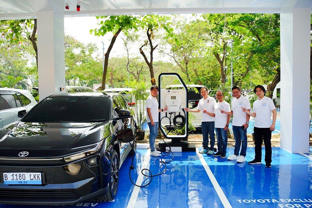 Parking dan Charging Spot Toyota di Summarecon Mall Bekasi