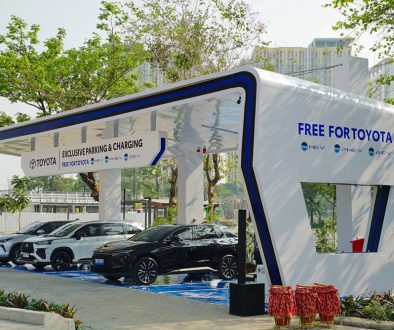 Parking dan Charging Spot Toyota