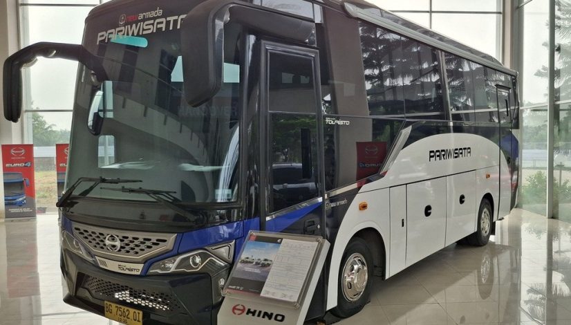 Hino Bus GB 150 jadi pilihan Laskad Trans