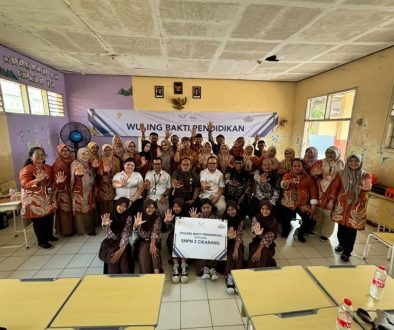 Pelaksanaan program Wuling Bakti Pendidikan di dua sekolah di kabupaten Bekasi