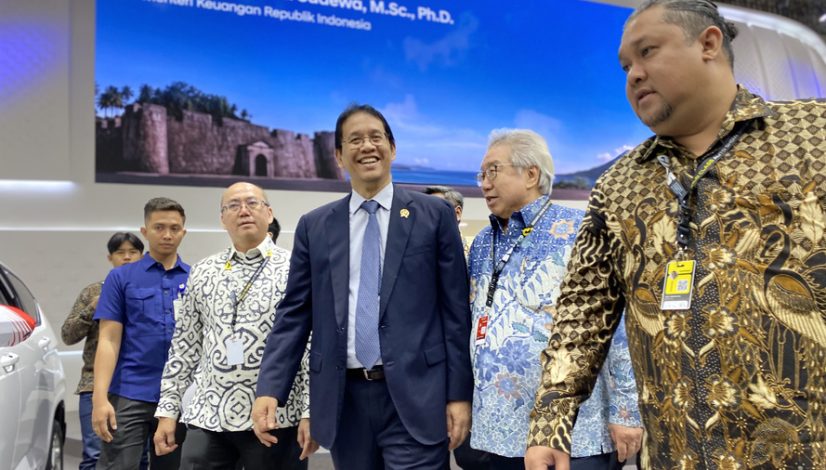 Sambangi GIIAS 2026, Menkeu Purbaya Coba Langsung Hyundai New PALISADE Hybrid