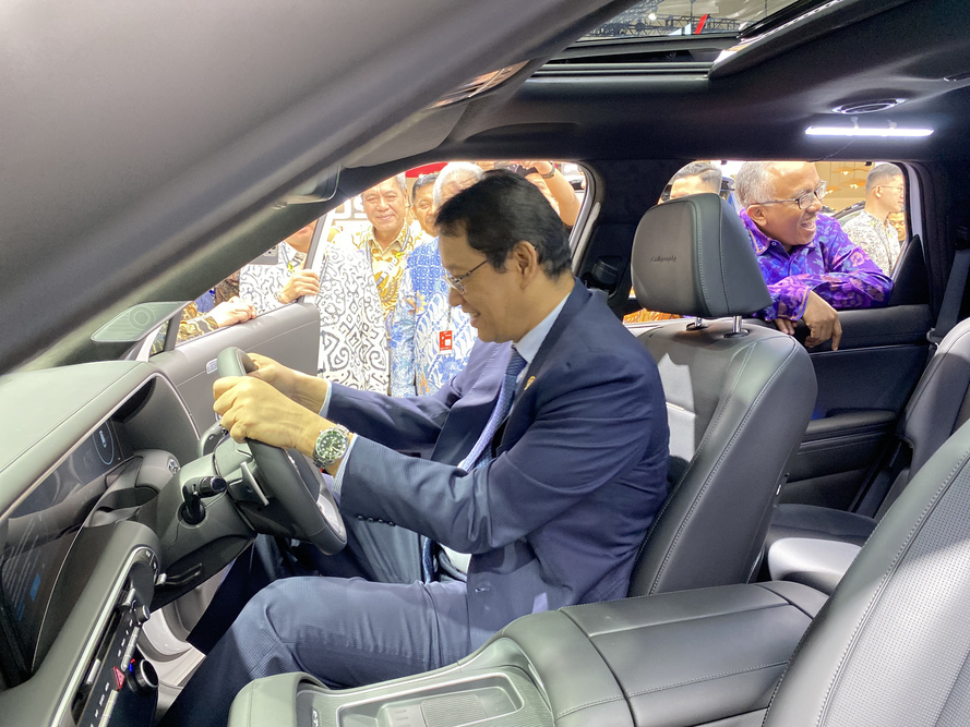 menteri purbaya mencoba hyundai new palisade giias 2026 indonesia