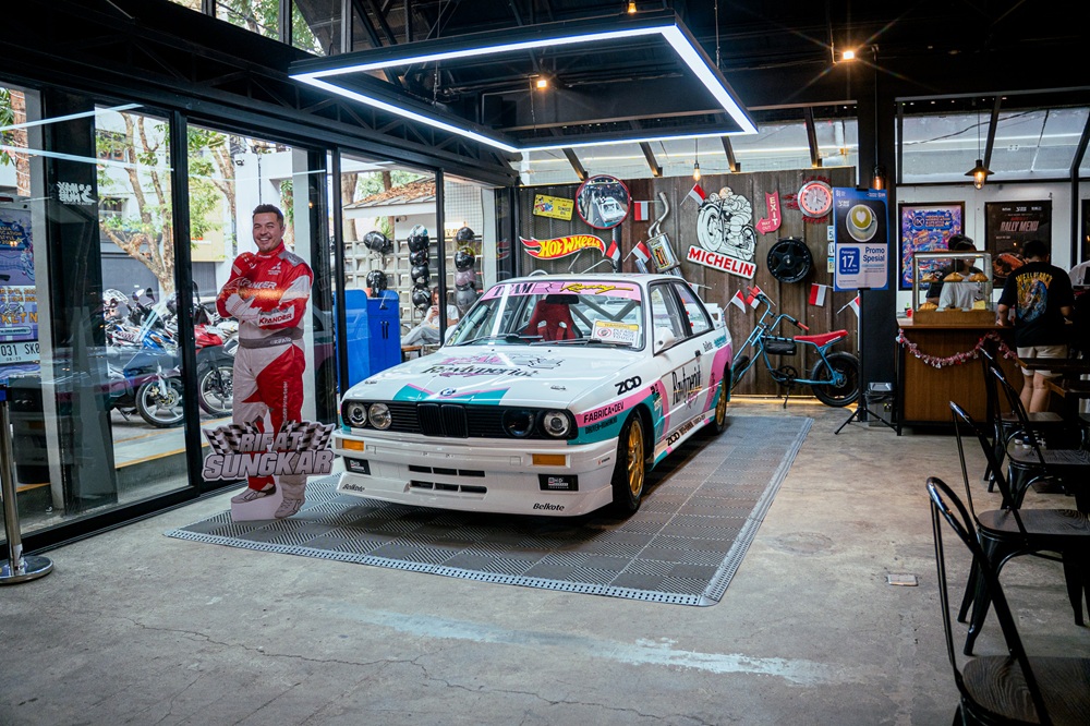 BMW M3 E30 garapan Rifat Sungkar dan Belkote Paint