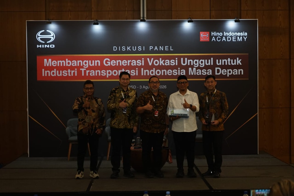 Hino Bangun Ekosistem Pendidikan Vokasi Bersama Pemerintah dan Dealer