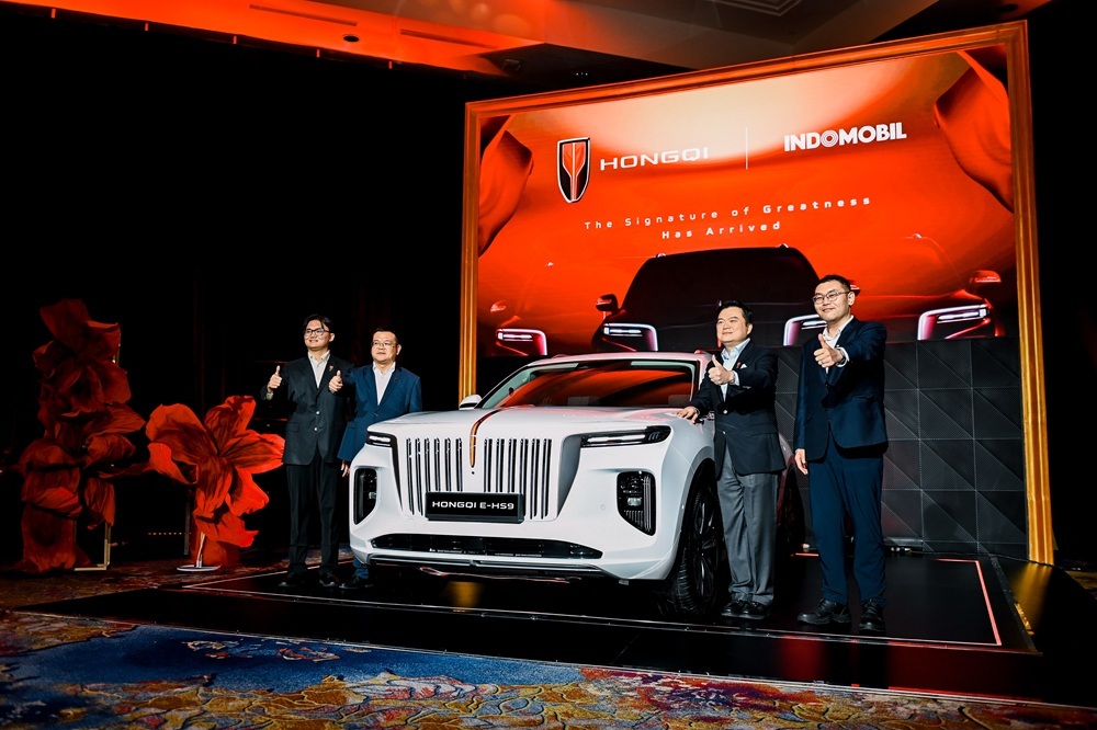 Seremoni Hongqi gandeng Indomobil Group untuk pemasaran di Indonesia