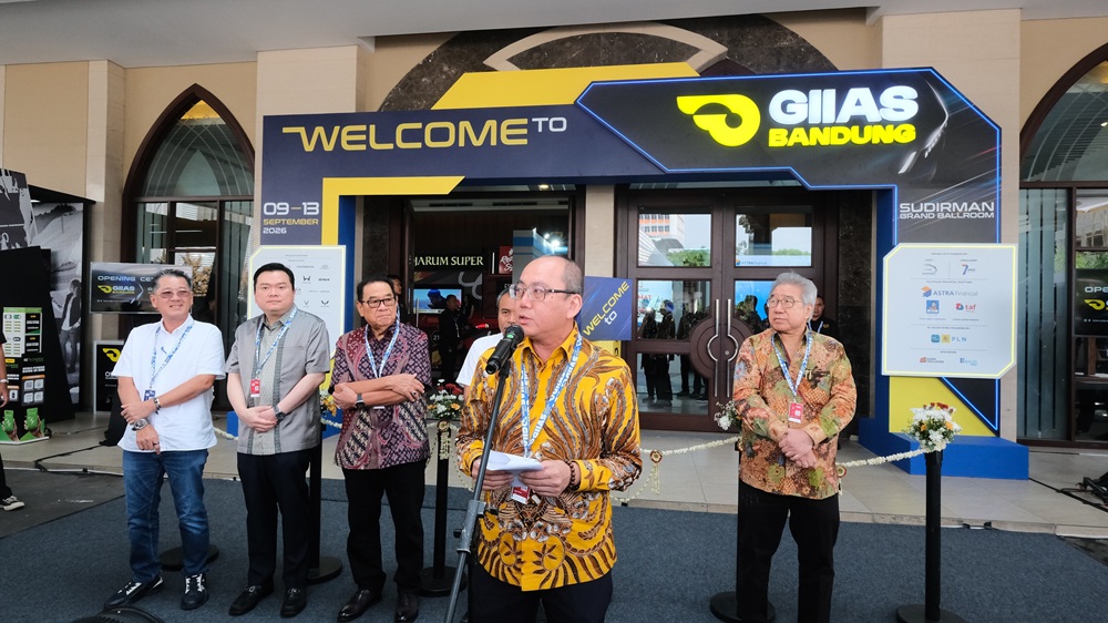 Prosesi pembukaan GIIAS Bandung